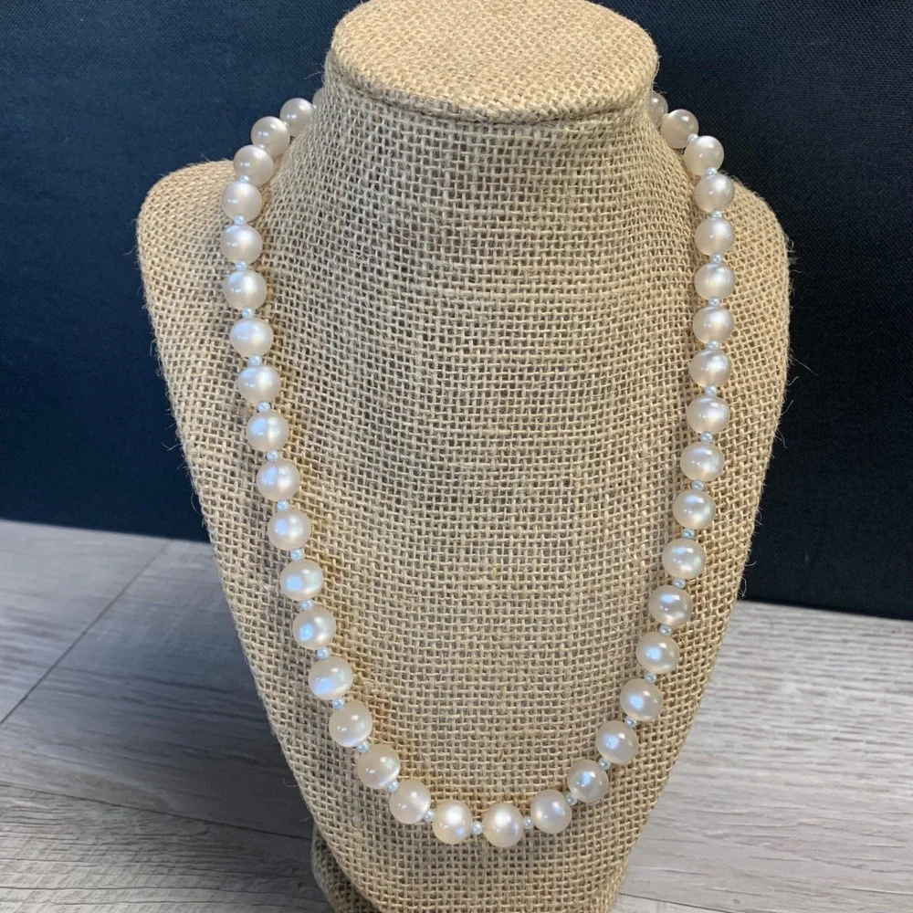Vintage Moonstone Glass Bead Strand Necklace 20 Inch Gold Tone Box Clasp